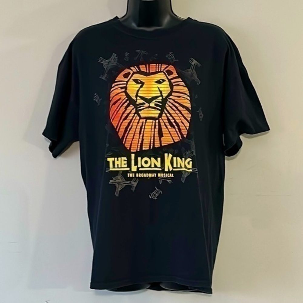 GRAILED Lion King Musical Short Sleeve Crew Neck Black Graphic Tee large unisex